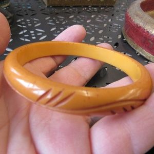 1950s Carved Butterscotch Bakelite Bangle